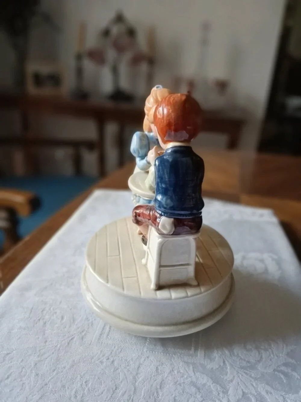 NEW EVERYBODY LOVES SOMEBODY MOVING MUSIC FIGURINE GIBSON GREETING CARDS OTAGIRA